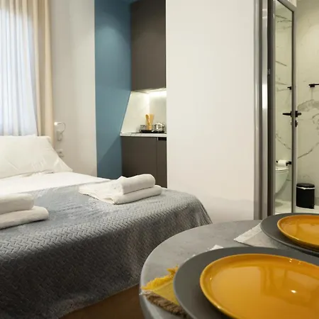 Circle Center 4*