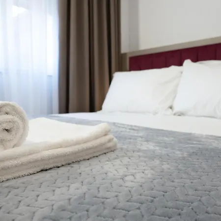 Hotel apartamentowy Circle Center 4*