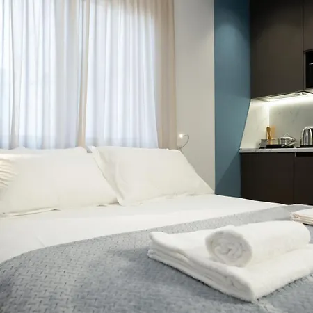 Circle Center 4*