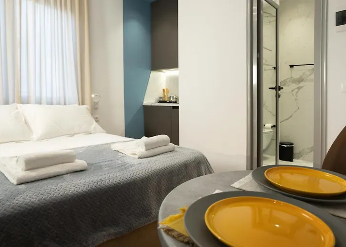 Circle Center 4*