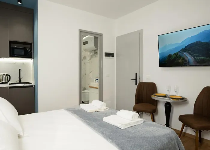 Apartmanhotel Circle Center 4*