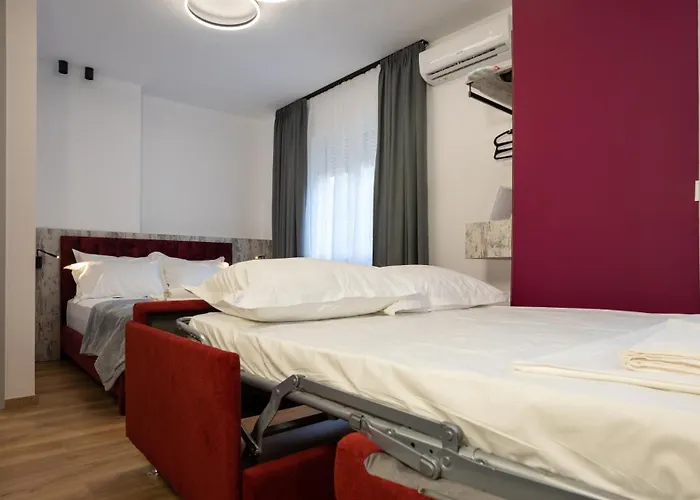 Circle Center 4*
