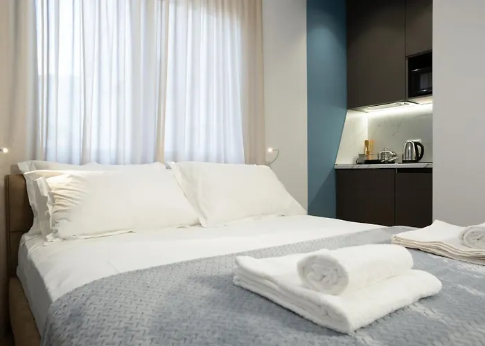 Circle Center 4*